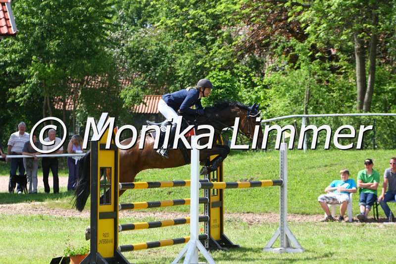 005M6980_Lando_M Springen x.JPG